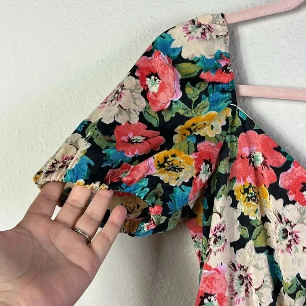 Zara Floral Mini Dress Silk Satin Feel V-Neck Puff Sleeves Button Accents SZ XS